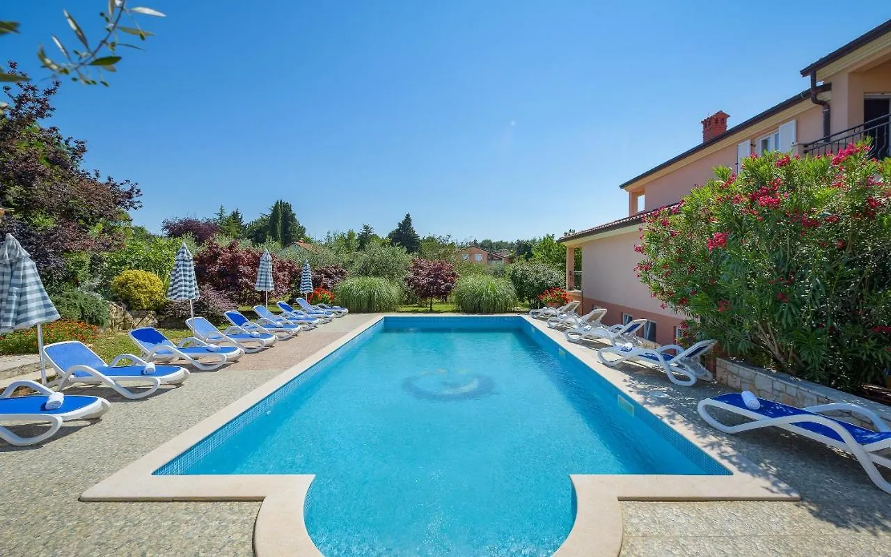 Family Friendly Apartments With A Swimming Pool Basanija, Umag - 3402 Savudrija