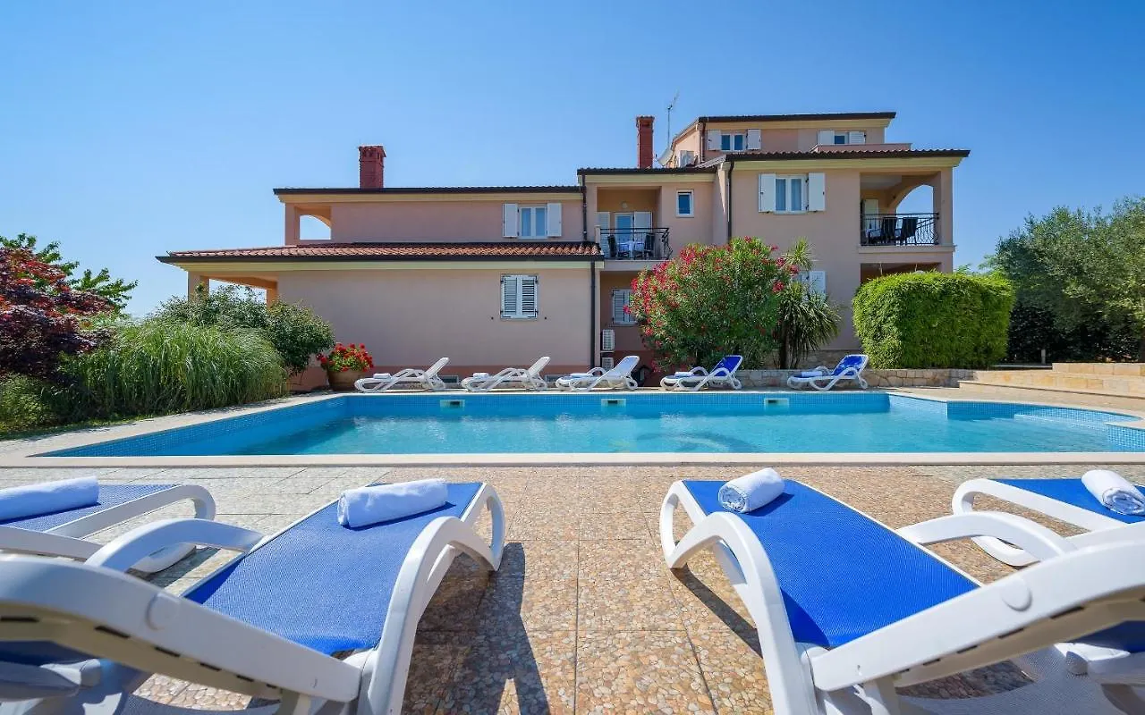 Family Friendly Apartments With A Swimming Pool Basanija, Umag - 3402 Savudrija