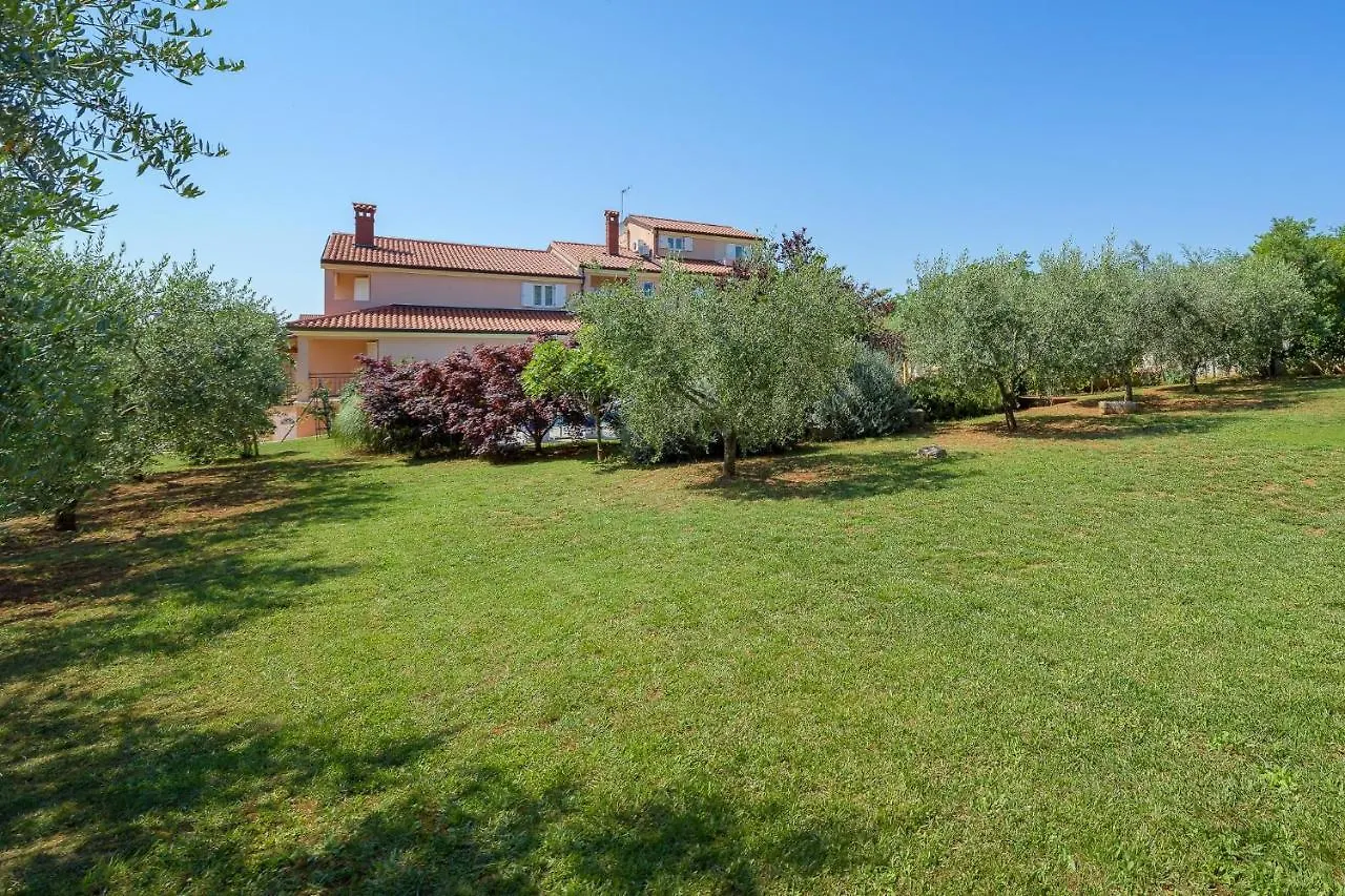Family Friendly Apartments With A Swimming Pool Basanija, Umag - 3402 Savudrija