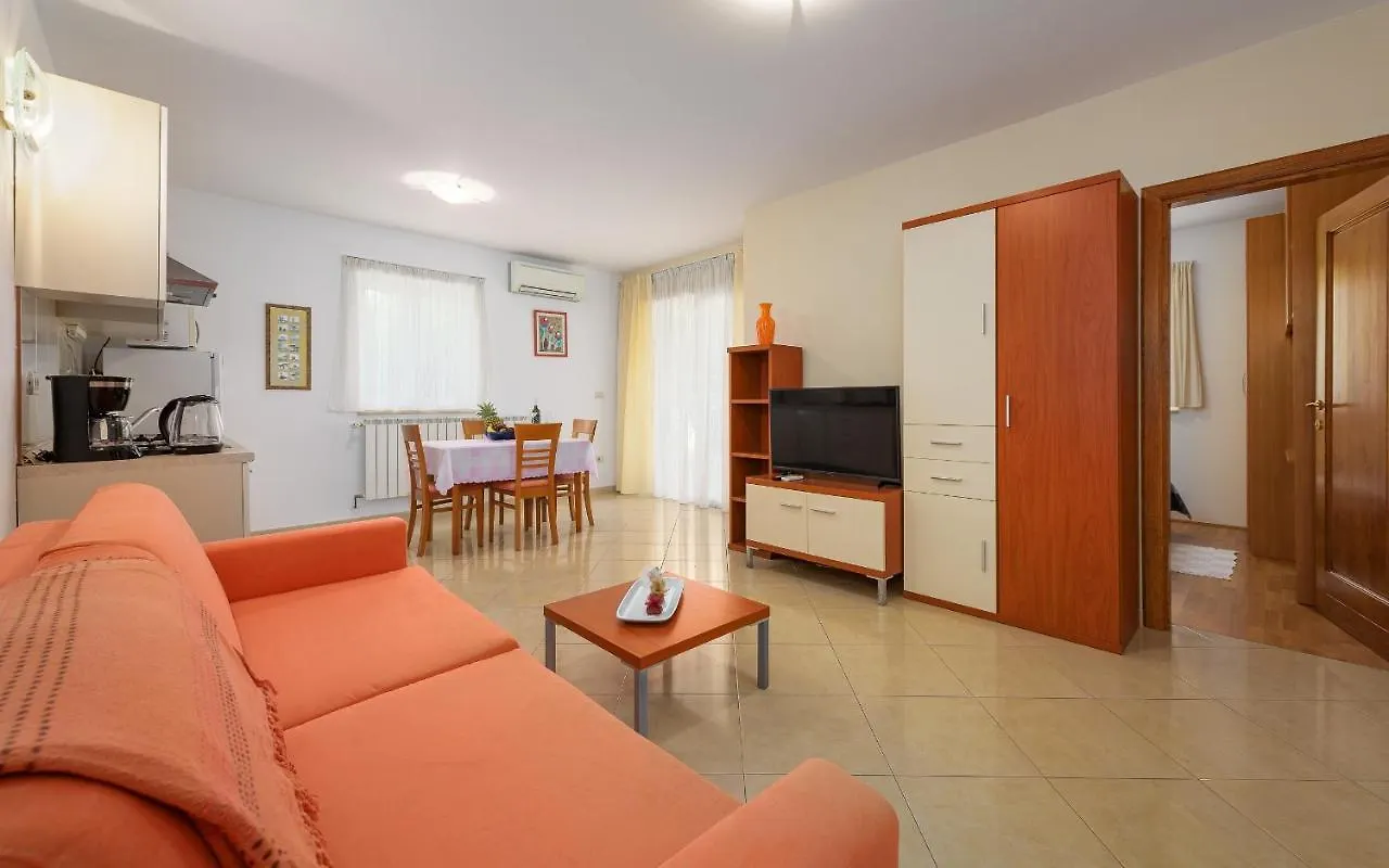 Family Friendly Apartments With A Swimming Pool Basanija, Umag - 3402 Savudrija