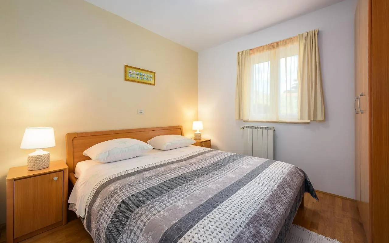 Family Friendly Apartments With A Swimming Pool Basanija, Umag - 3402 Savudrija