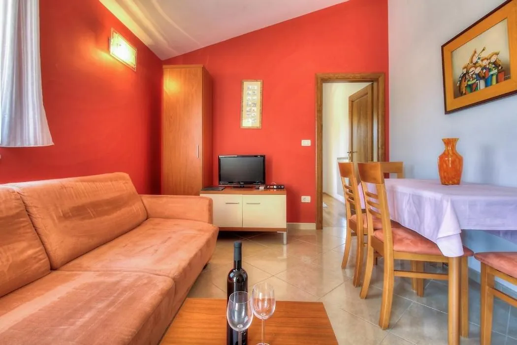 Family Friendly Apartments With A Swimming Pool Basanija, Umag - 3402 Savudrija