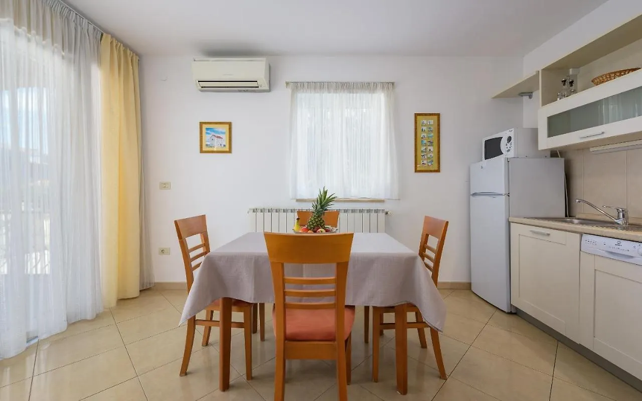 Family Friendly Apartments With A Swimming Pool Basanija, Umag - 3402 Savudrija