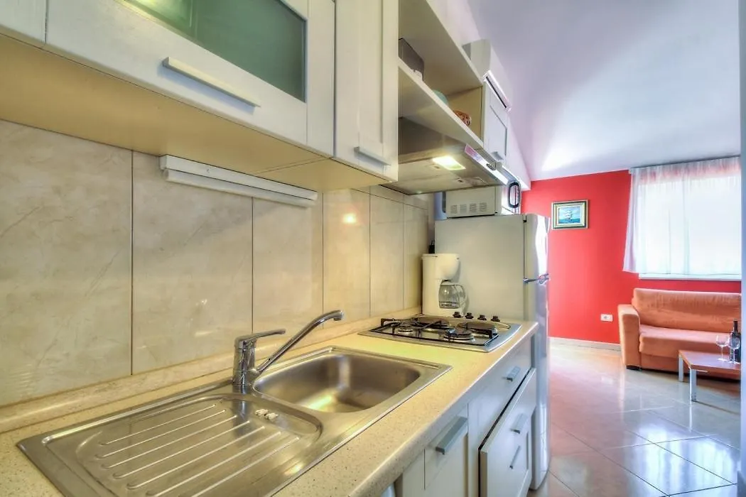 Family Friendly Apartments With A Swimming Pool Basanija, Umag - 3402 Savudrija 0*,
