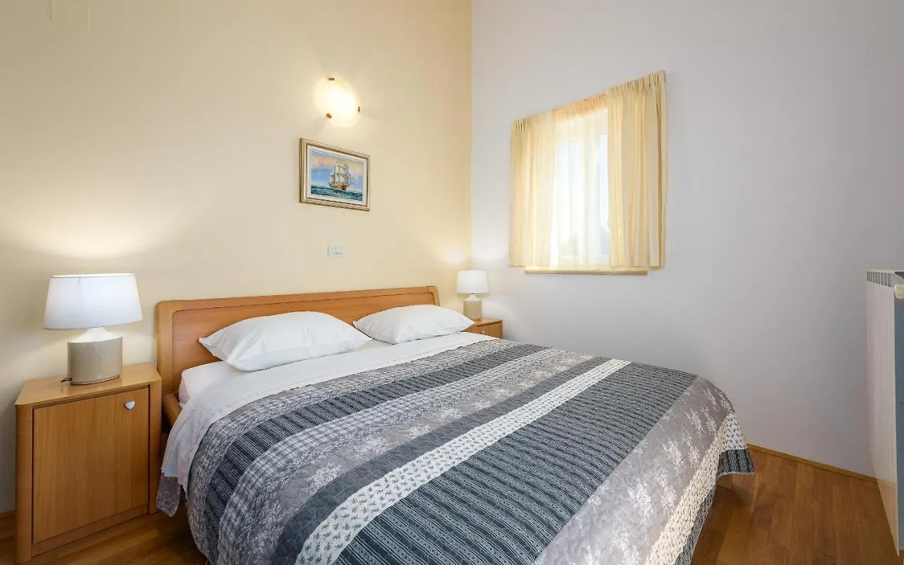 Family Friendly Apartments With A Swimming Pool Basanija, Umag - 3402 Savudrija