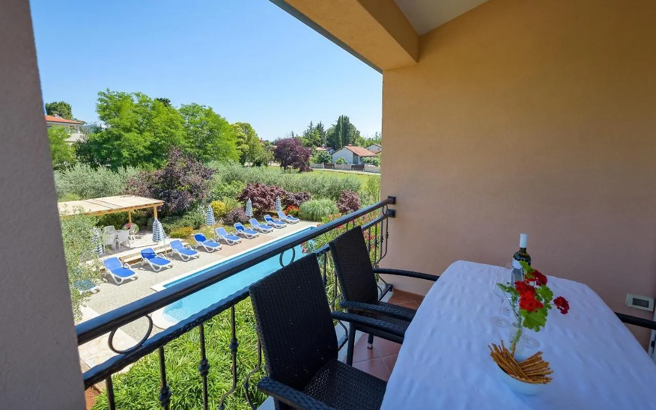 Family Friendly Apartments With A Swimming Pool Basanija, Umag - 3402 Savudrija 0*,