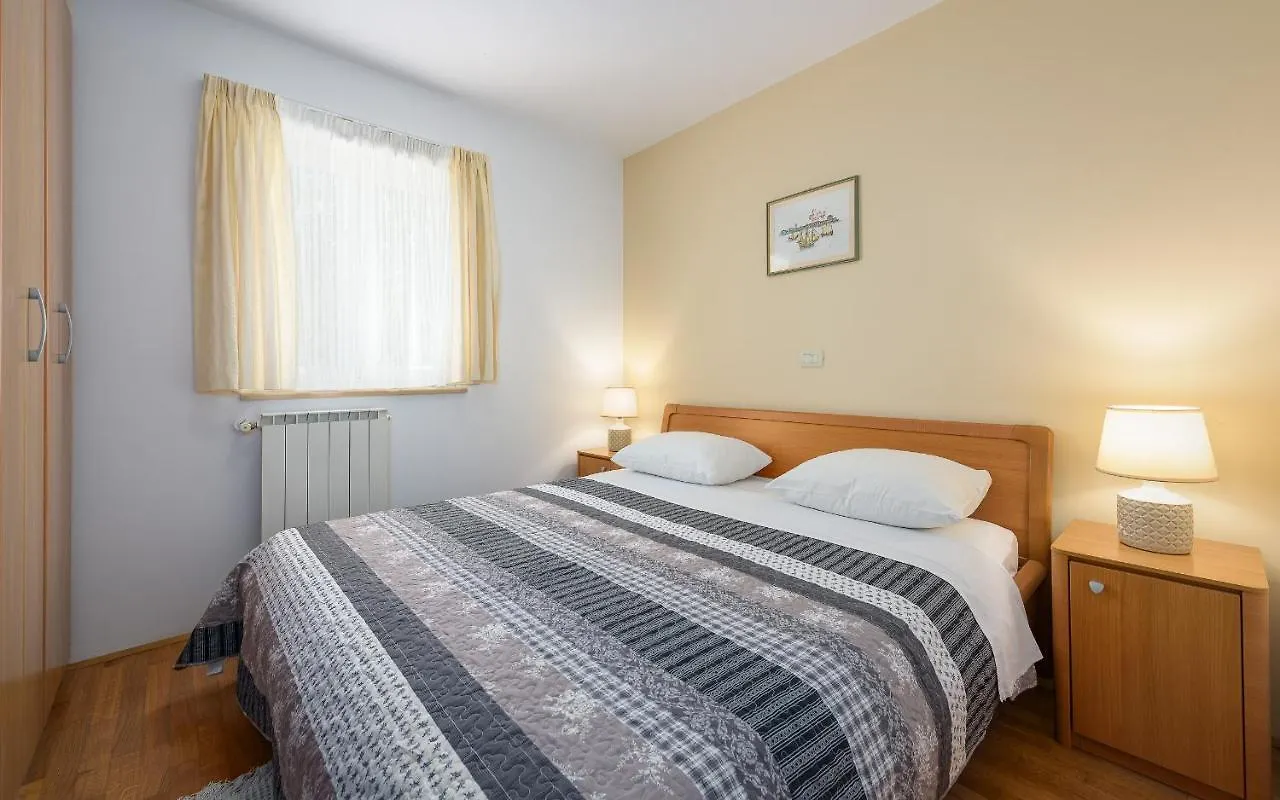 Family Friendly Apartments With A Swimming Pool Basanija, Umag - 3402 Savudrija