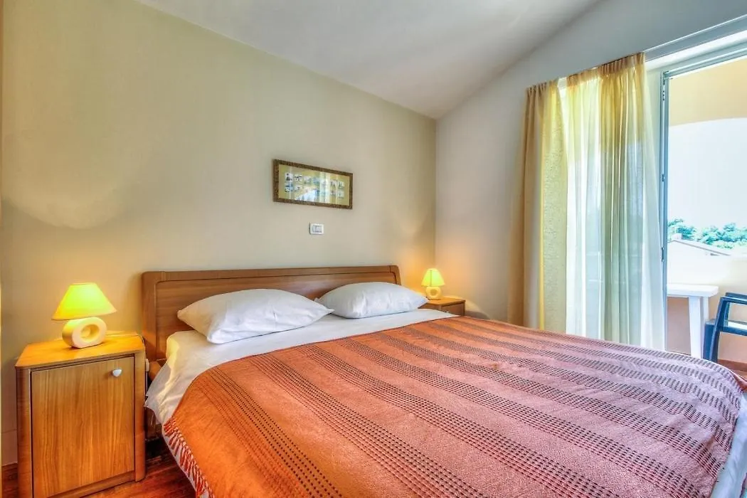 Family Friendly Apartments With A Swimming Pool Basanija, Umag - 3402 Savudrija