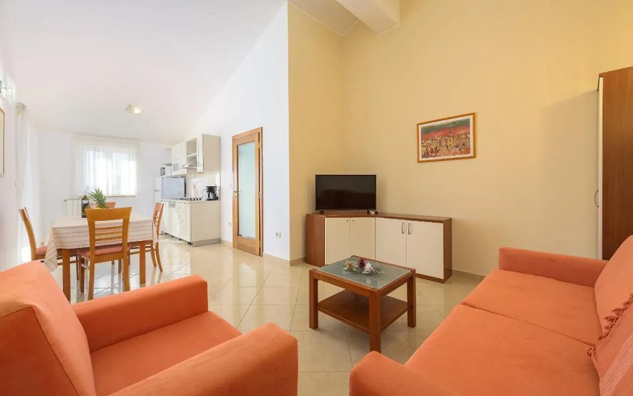 Family Friendly Apartments With A Swimming Pool Basanija, Umag - 3402 Savudrija