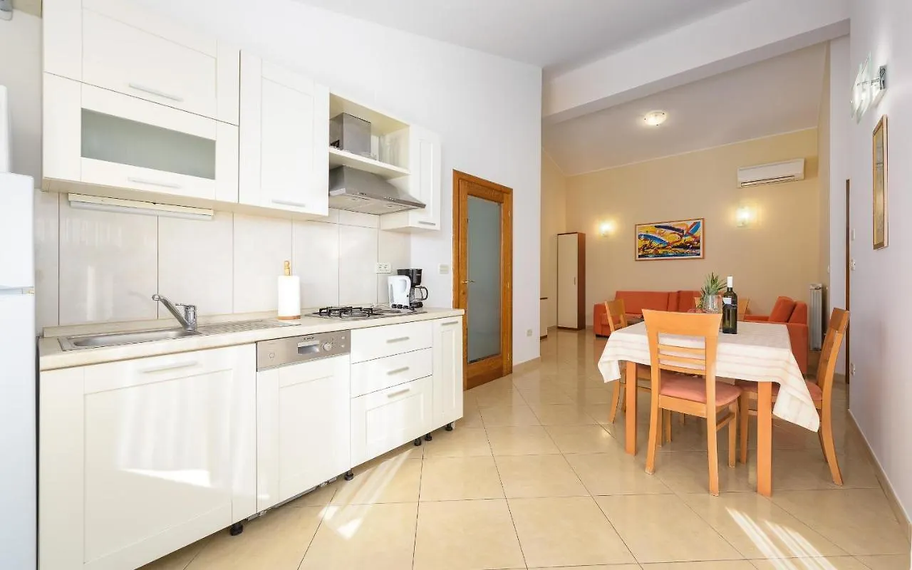 Family Friendly Apartments With A Swimming Pool Basanija, Umag - 3402 Savudrija